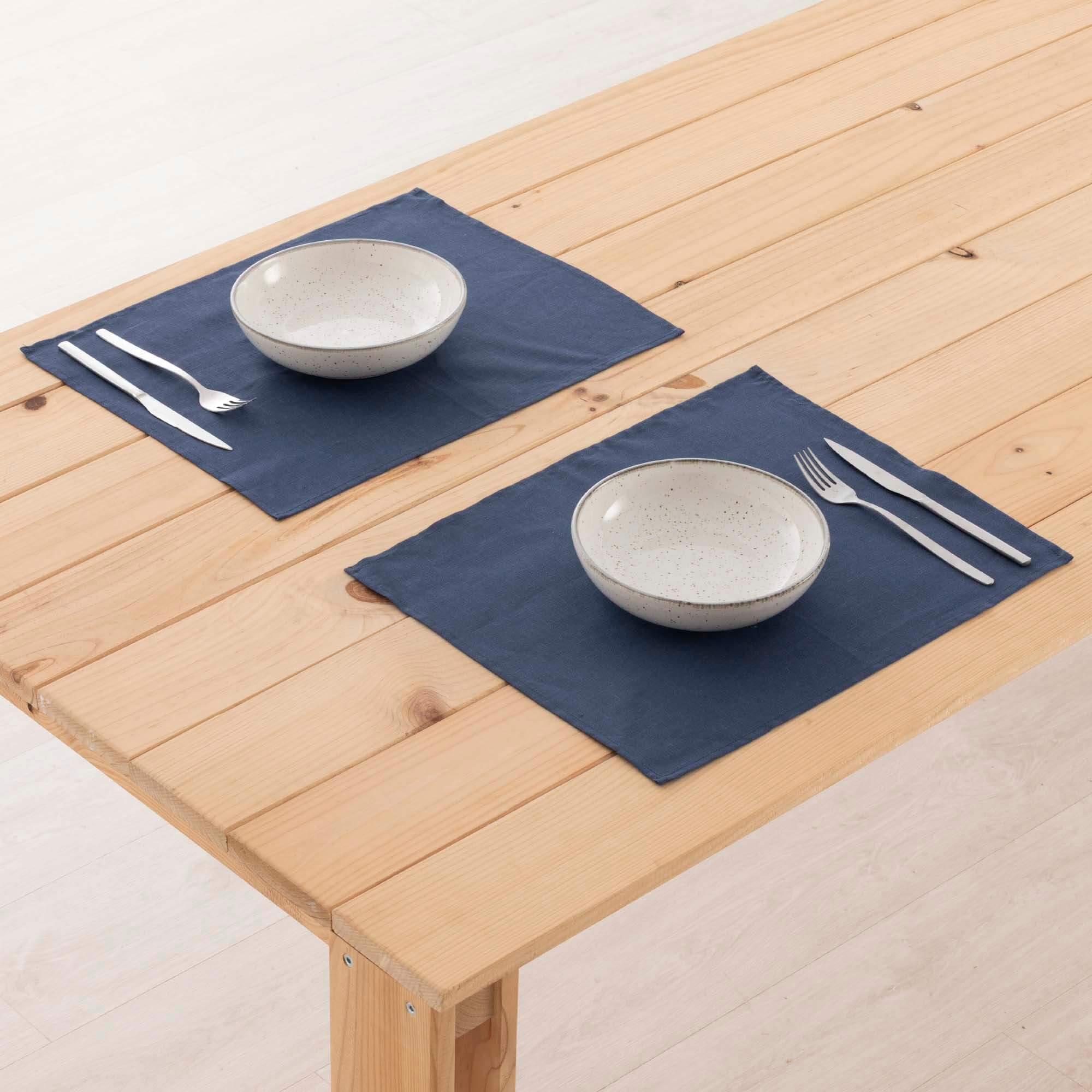 Lot de 2 sets de table imperméables et anti-taches 100% lin Nuit bleue 45x35 cm