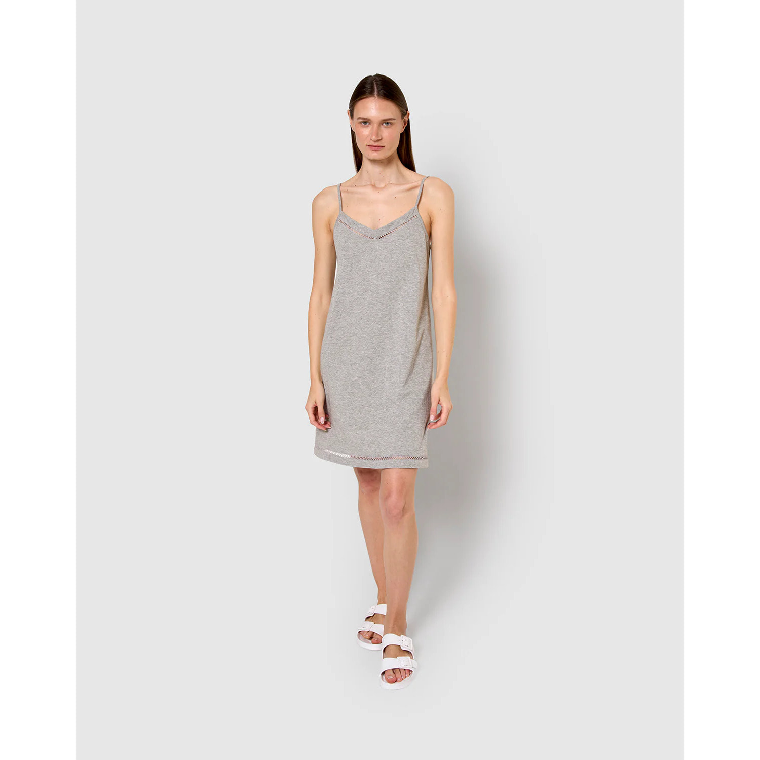 Camisón corto tirantes vainica gris