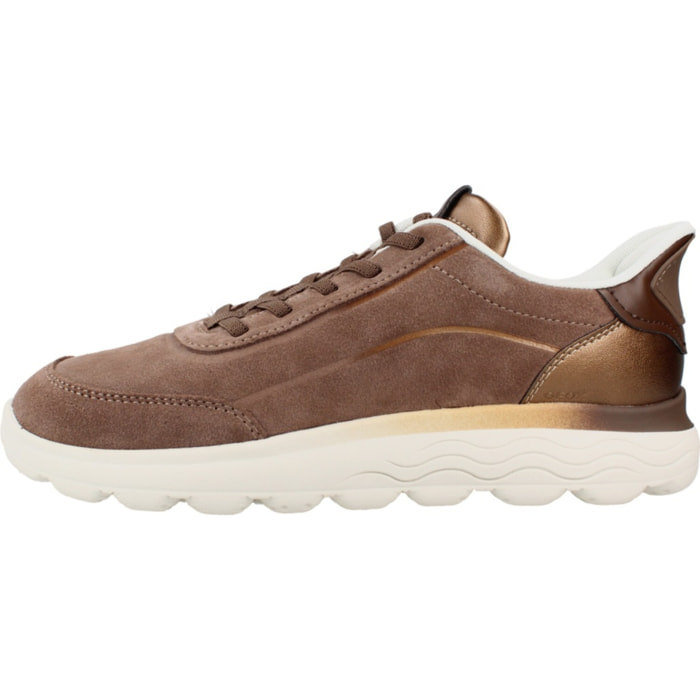 Sneakers de  Mujer de la marca GEOX  modelo D657MA 022NF MARRON CLARO