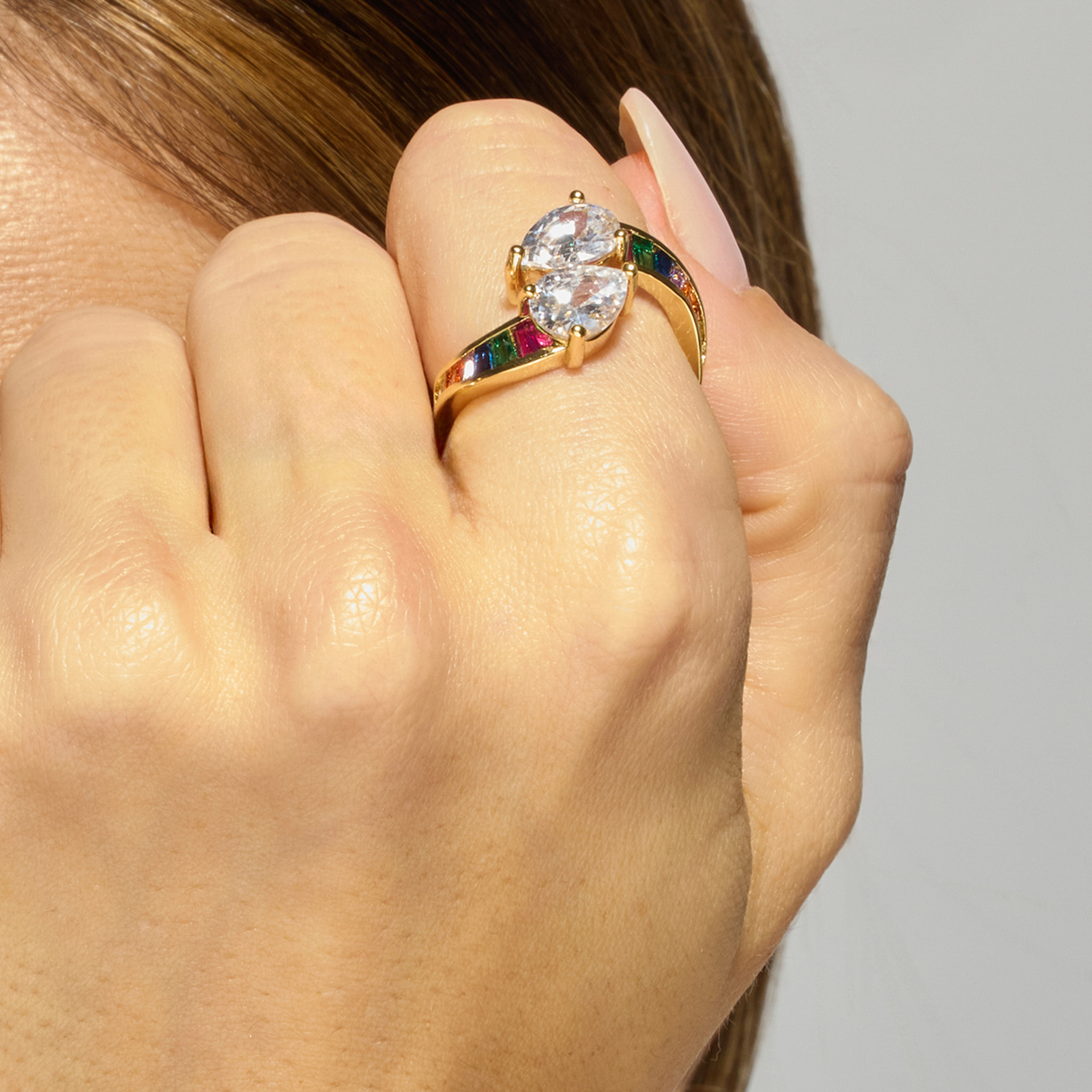 Anillo con Circonita Brillante acabado oro 18k