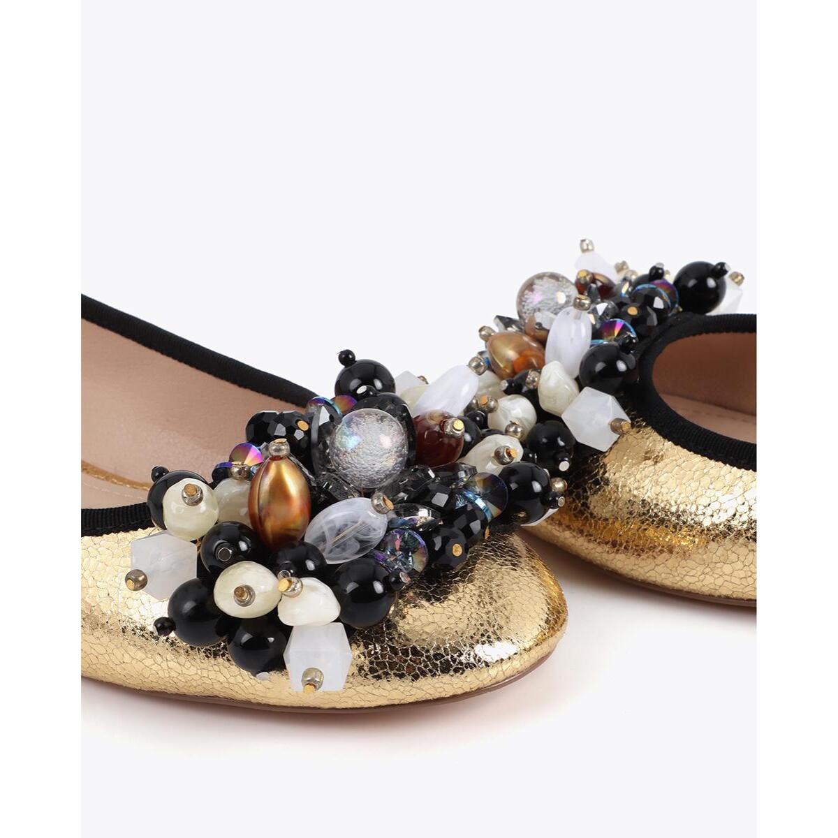 Scarpa da ballerina piatta metallizzata con dettaglio applicato