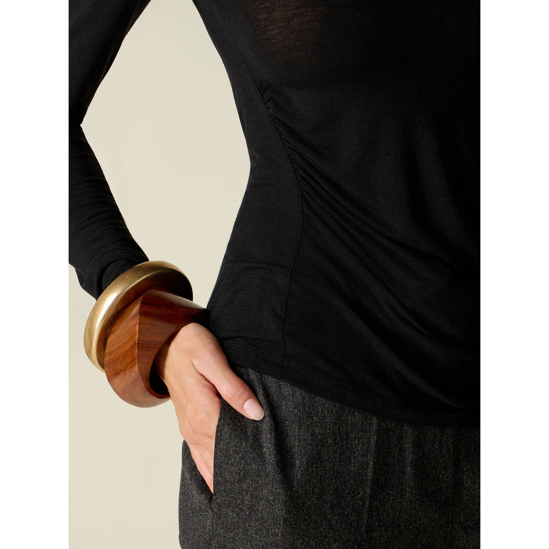 Oltre - T-shirt scollo a V misto cashmere - Nero