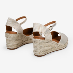 Sandalias doradas con cuña de esparto