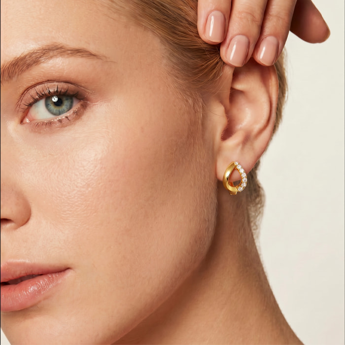 Pendientes de Circonita Brillante acabado en oro amarillo de 18k