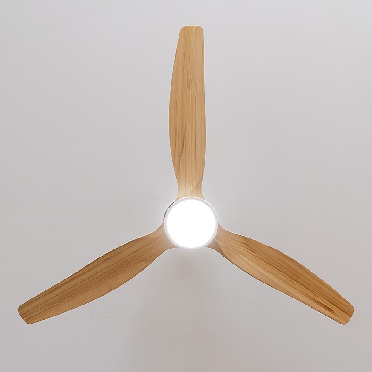 Cecotec Ventilador de Techo con Luz EnergySilence Aero 5300 White&Wood Design. 3