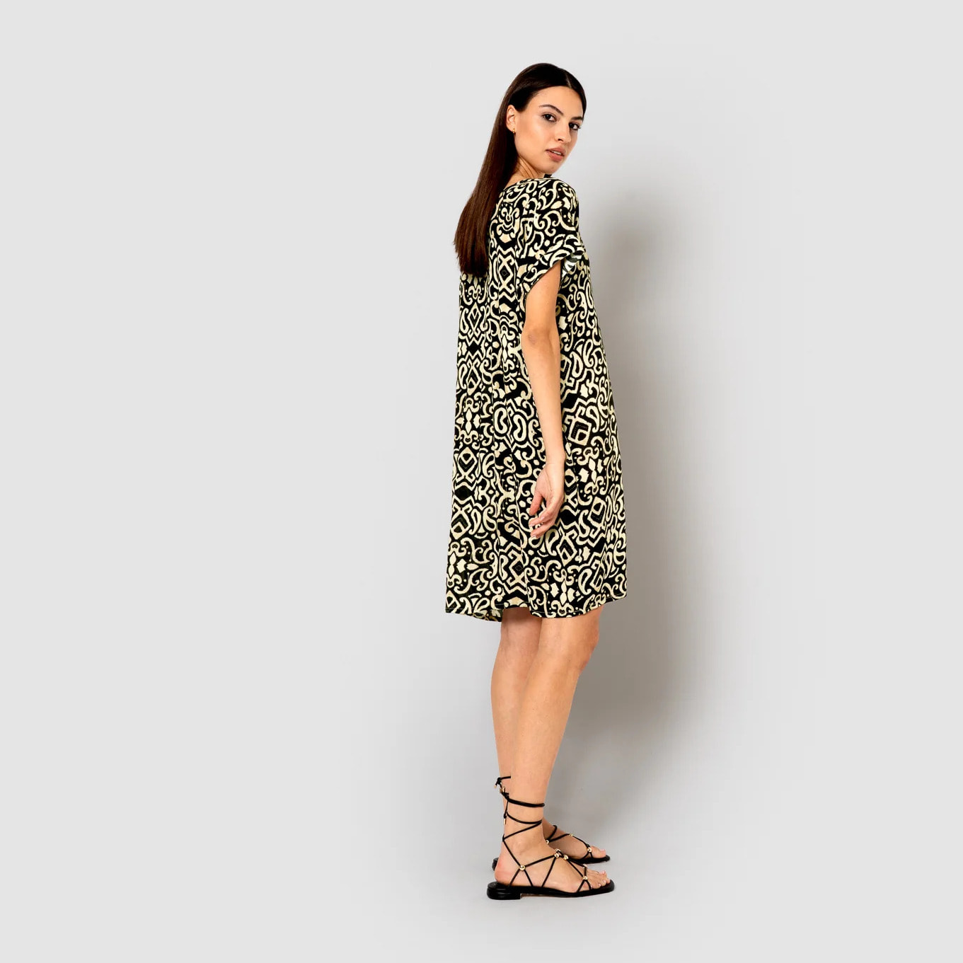 Vestido corto bambula detalles plisados alexis negro