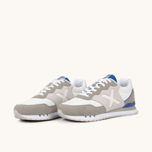 Zapatilla Urbana Gris y Blanca con Detalles Azules MUNICH DASH 274