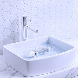 Aspirapolvere e soffiatore a mano 5 in 1. Con una potenza massima di 120W.