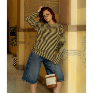 Bolso cubo cuero y beige con cinturón y hebilla