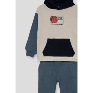 Conjunto niño sudadera con capucha crudo y azul y pantalón jogger, estampado de baloncesto | Color: Crudo | Street Monkey