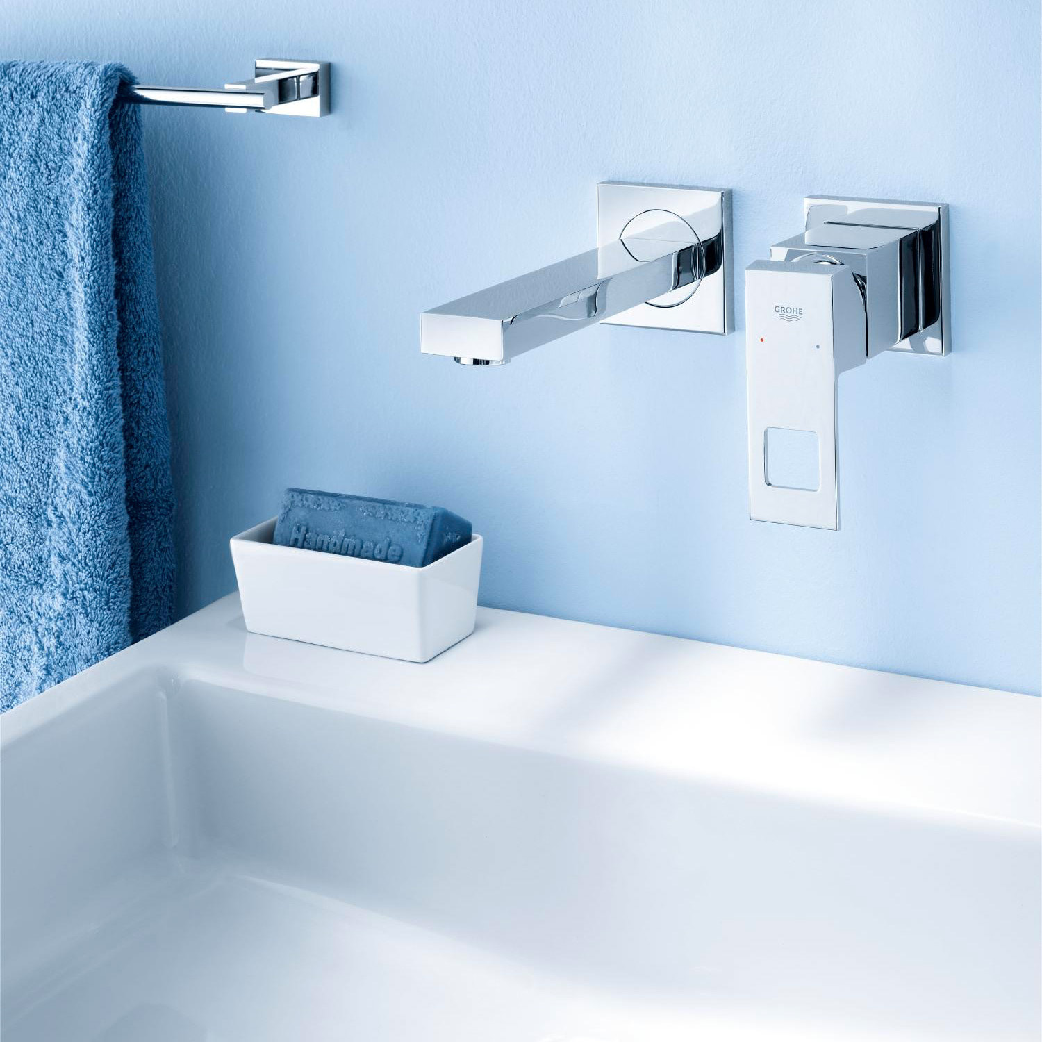 Mitigeur lavabo mural 2 trous Eurocube, Taille S
