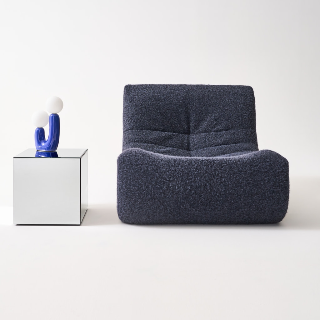 Table cubique miroir transparent. bout de canapé. table d'appoint cube miroir 35cm