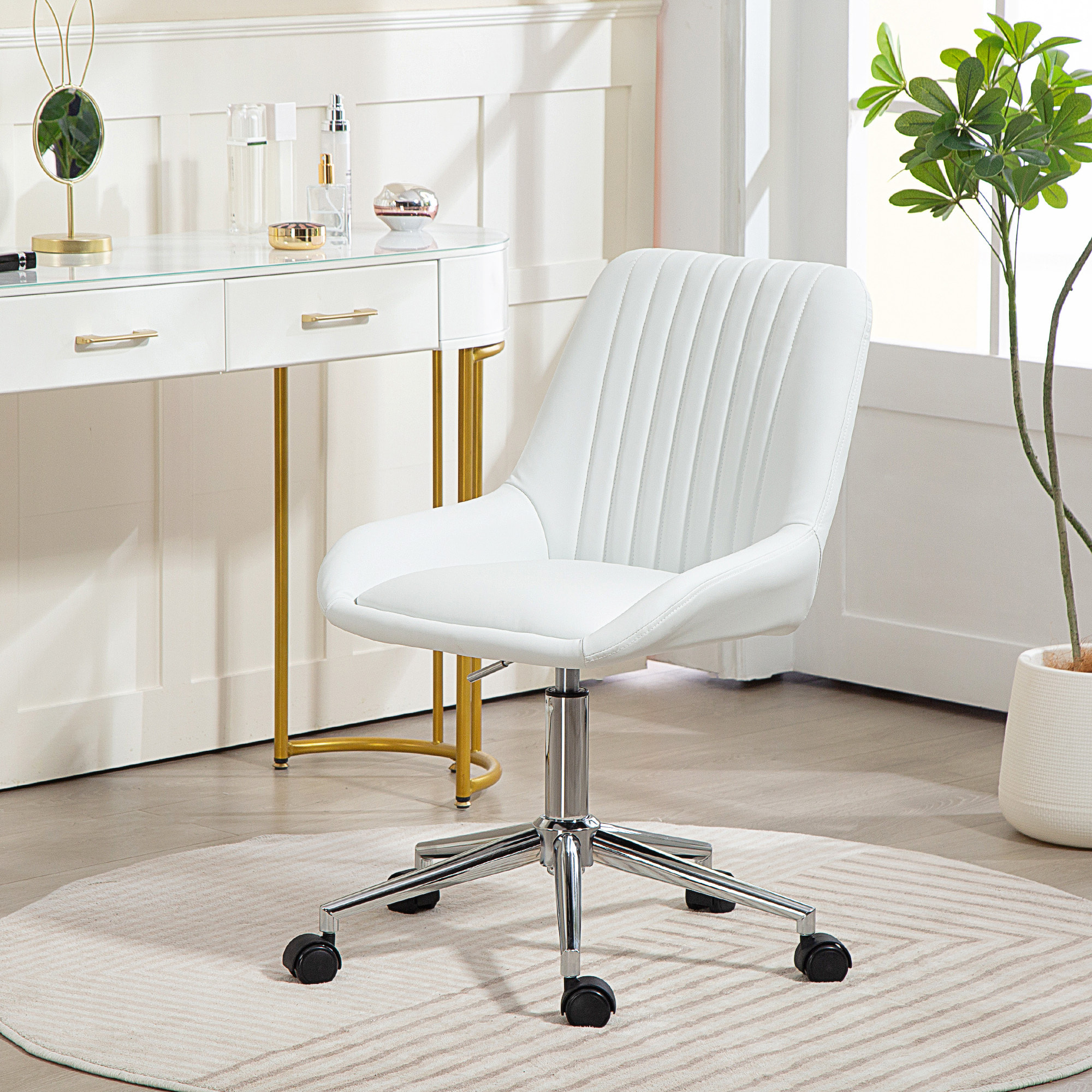 Chaise de bureau design dossier à surpiqûres verticales piètement acier chromé PU blanc
