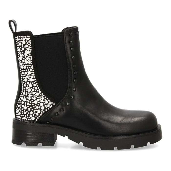 Bota chelsea con tachuelas brillantes