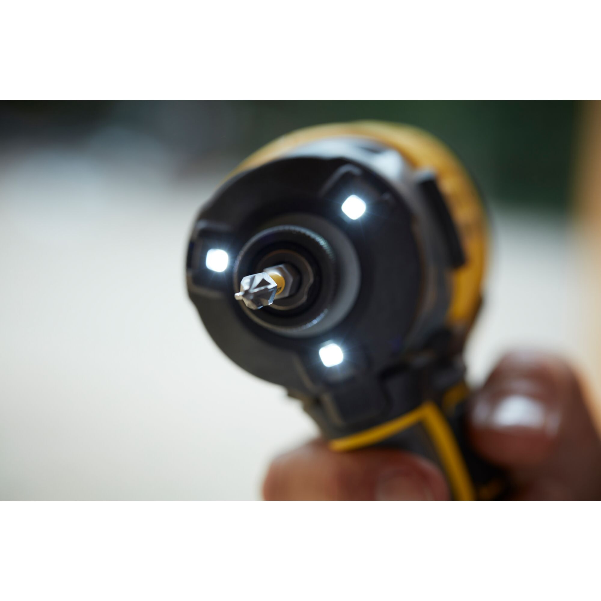V20 Visseuse à Impacts 190Nm Brushless - Lithium 18V - 2 Batteries 2Ah - 3 Vitesses STANLEY FATMAX - SFMCF820D2K-QW