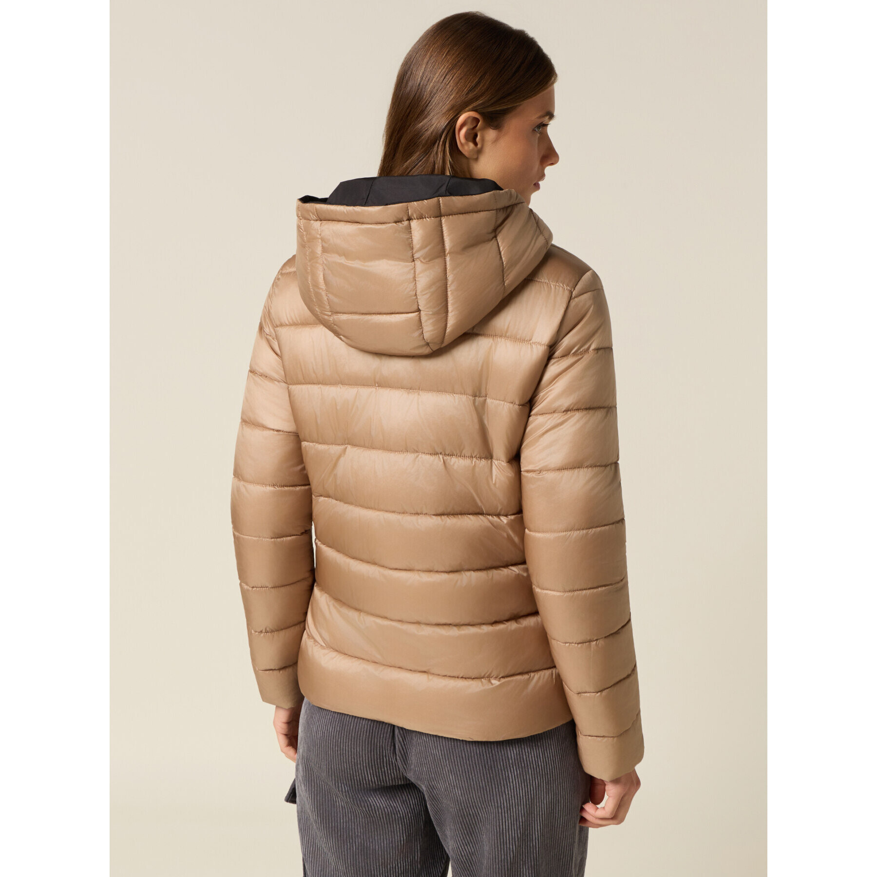 Oltre - Plumífero ligero corto con capucha - Negro