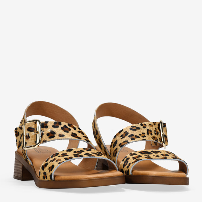 Sandalias de tacón leopardo en piel