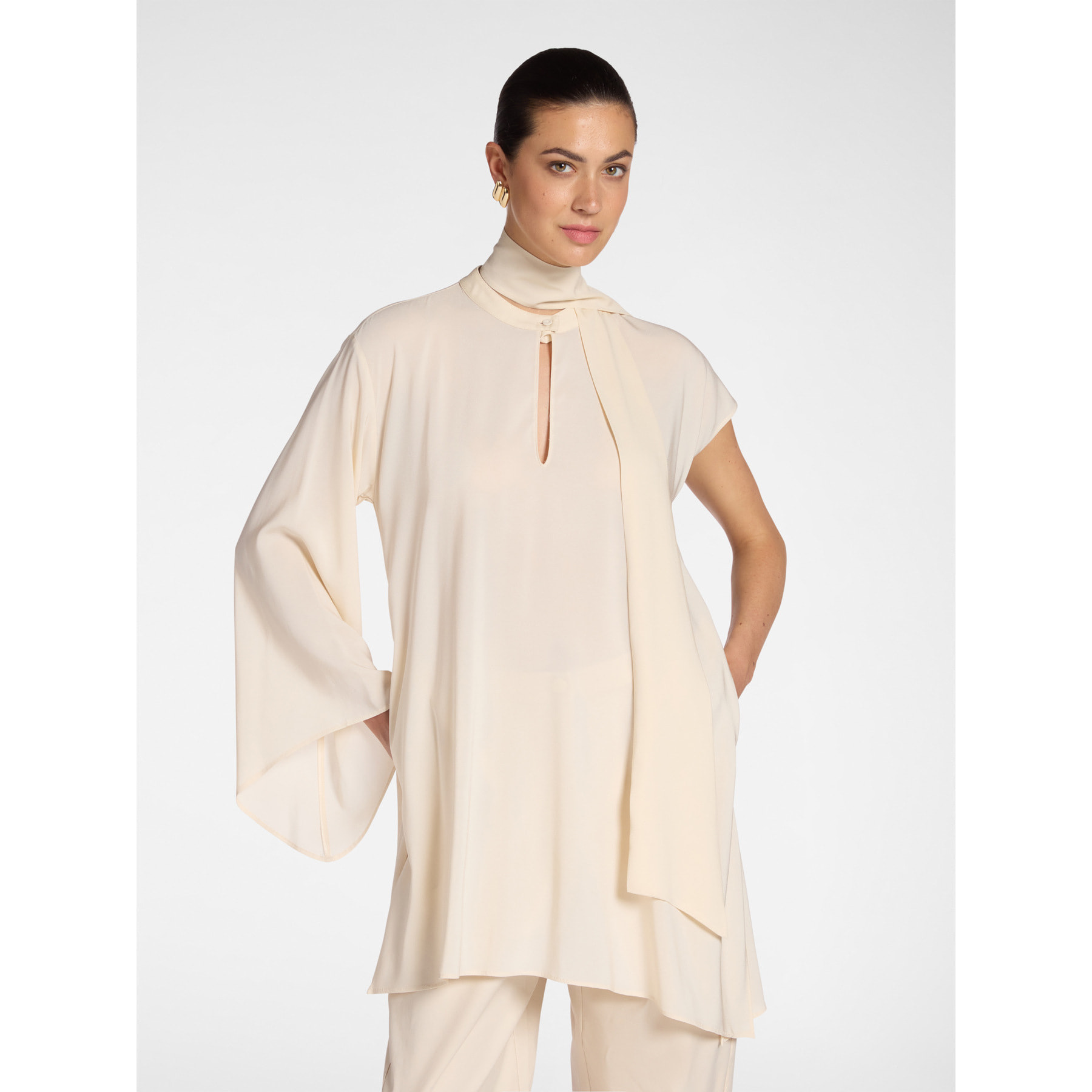 Elena Mirò - Blusa larga asimétrica con fajín - Beige