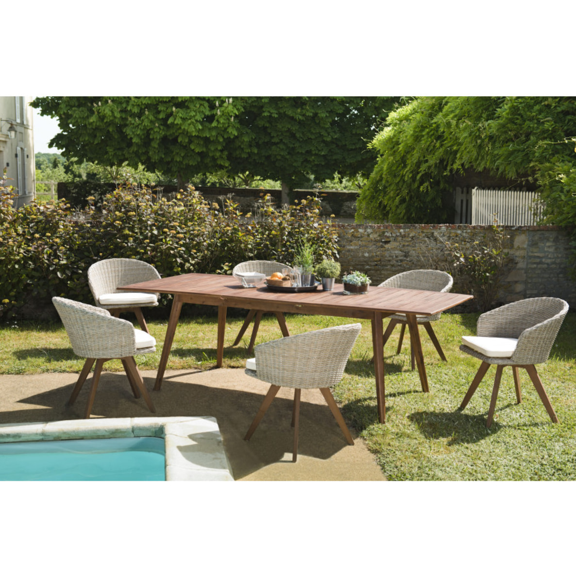 VICTOIRE - SALON DE JARDIN EN BOIS 8/10 pers - 1 Table rectangulaire extensible 180/240*100 cm 6 fauteuils en rotin synthétique