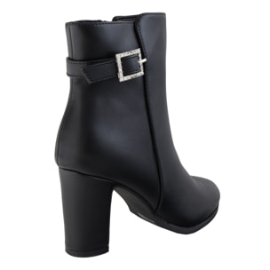 Tronchetti in simil pelle con fibbietta gioiello