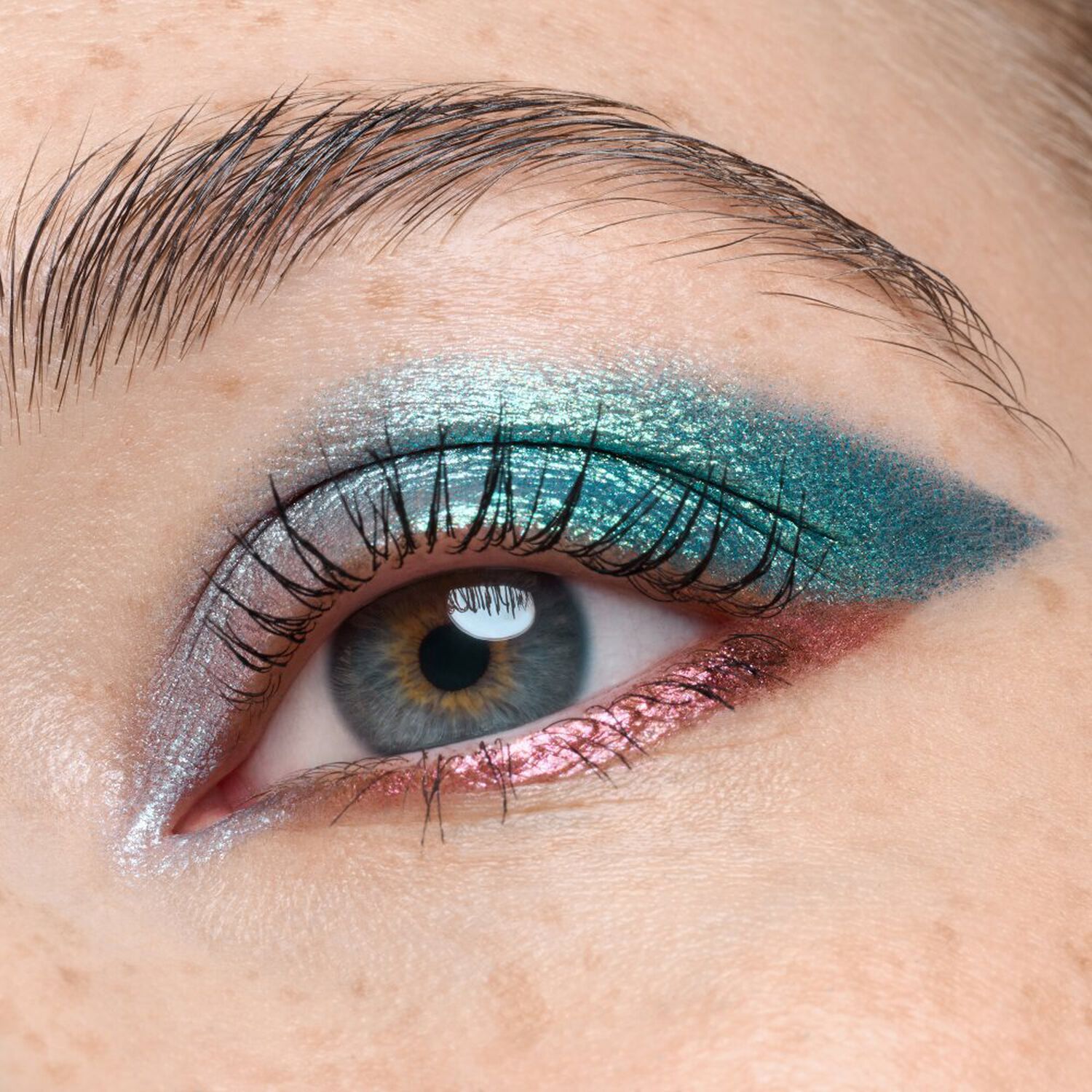 Space Glam Chrome Eyeshadow - Fard à Paupières Effet Duochrome Hautement pigmenté