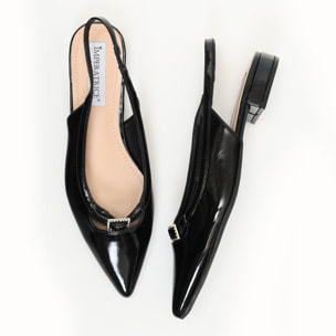 Ballerine slingback in simil pelle verniciata con fibbiatta strass