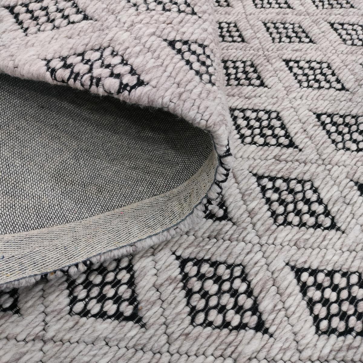 Tapis Kilim épais Bace, tissé à plat à à la main à base de plastique recyclé