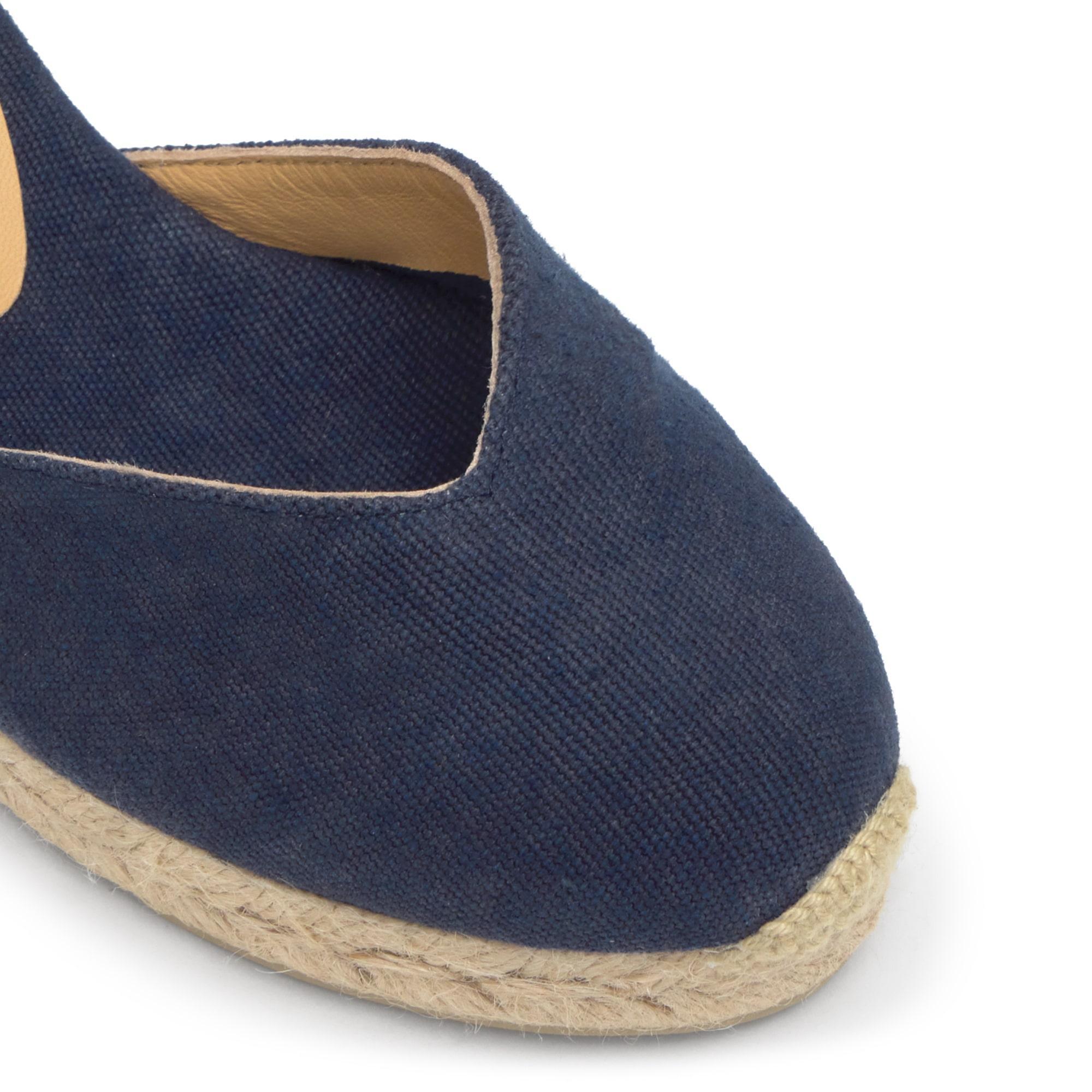 Alpargata con cuña 7 cm en lona de algodón con pala en v y cintas al tobillo