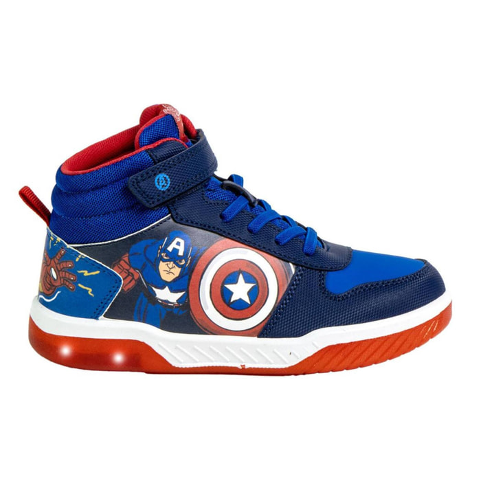 Zapatilla deportiva infantil suela ligera con luces "Avengers"