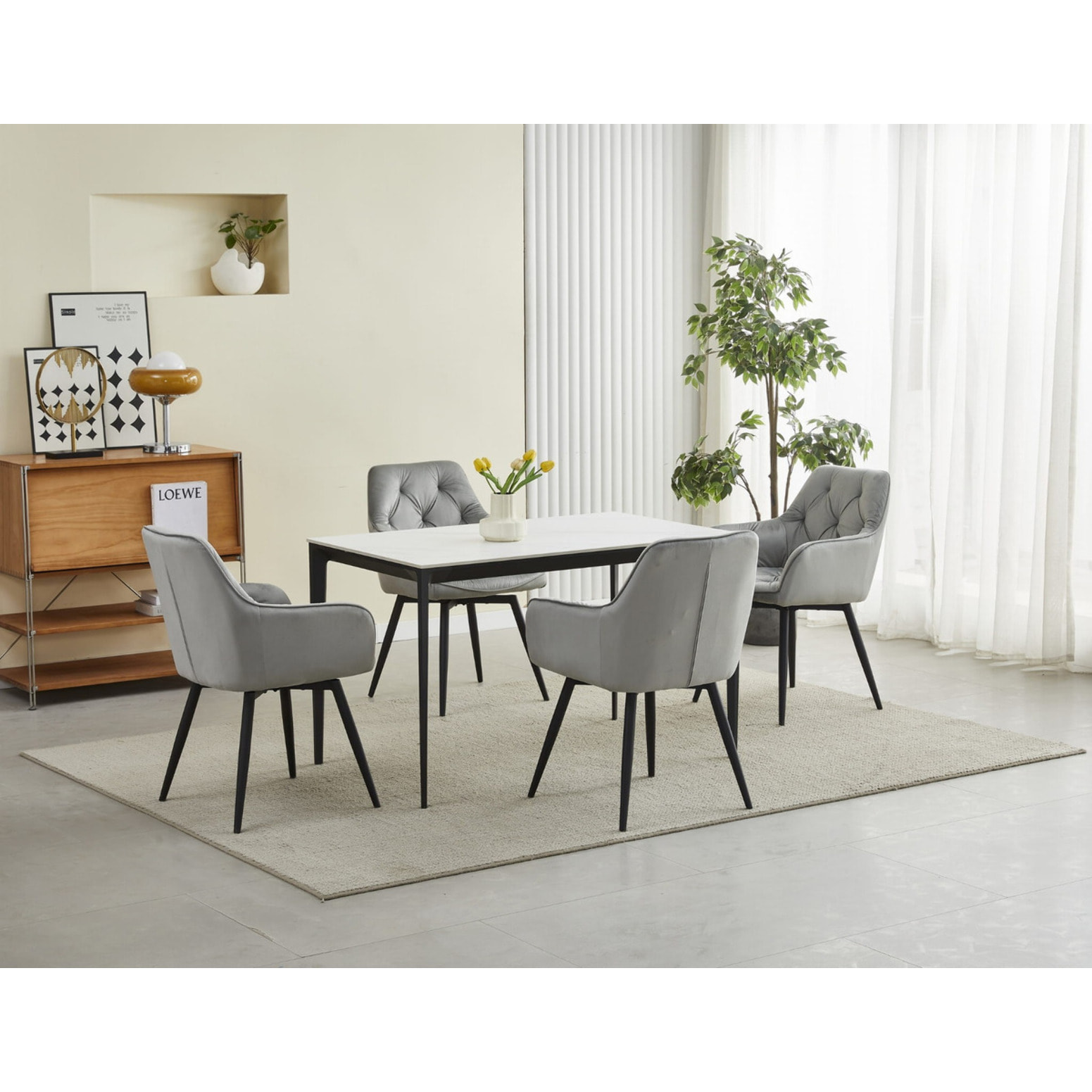 Sedia girevole Jork in velluto grigio argento con gambe nere
