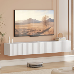 Meuble TV suspendu design façade effet bois cannelé 140 cm 2 portes abattantes blanc