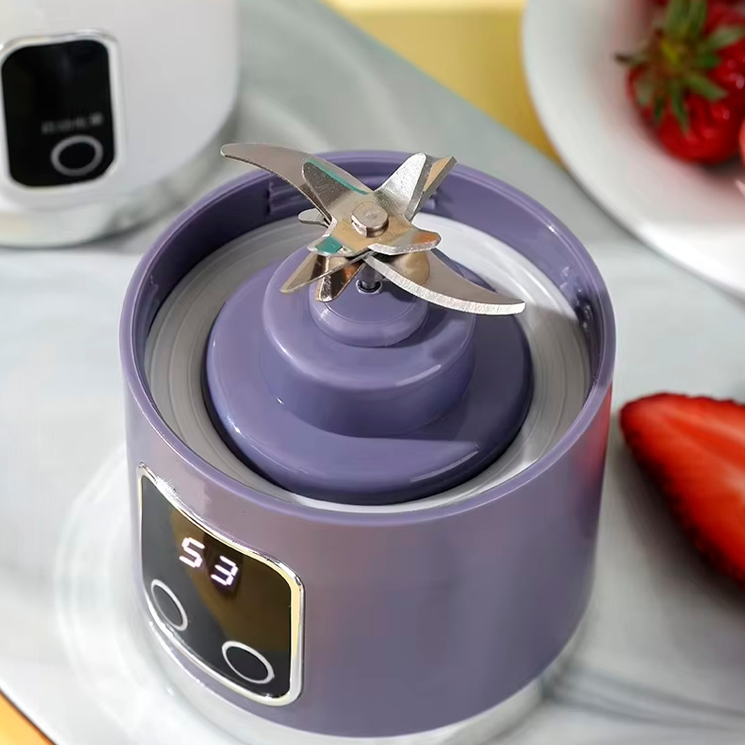 Frullatore portatile da 450ml con 10 lame in acciaio, schermo LCD, 3 livelli di timer, sicurezza con doppio clic e batteria da 1300mAh.