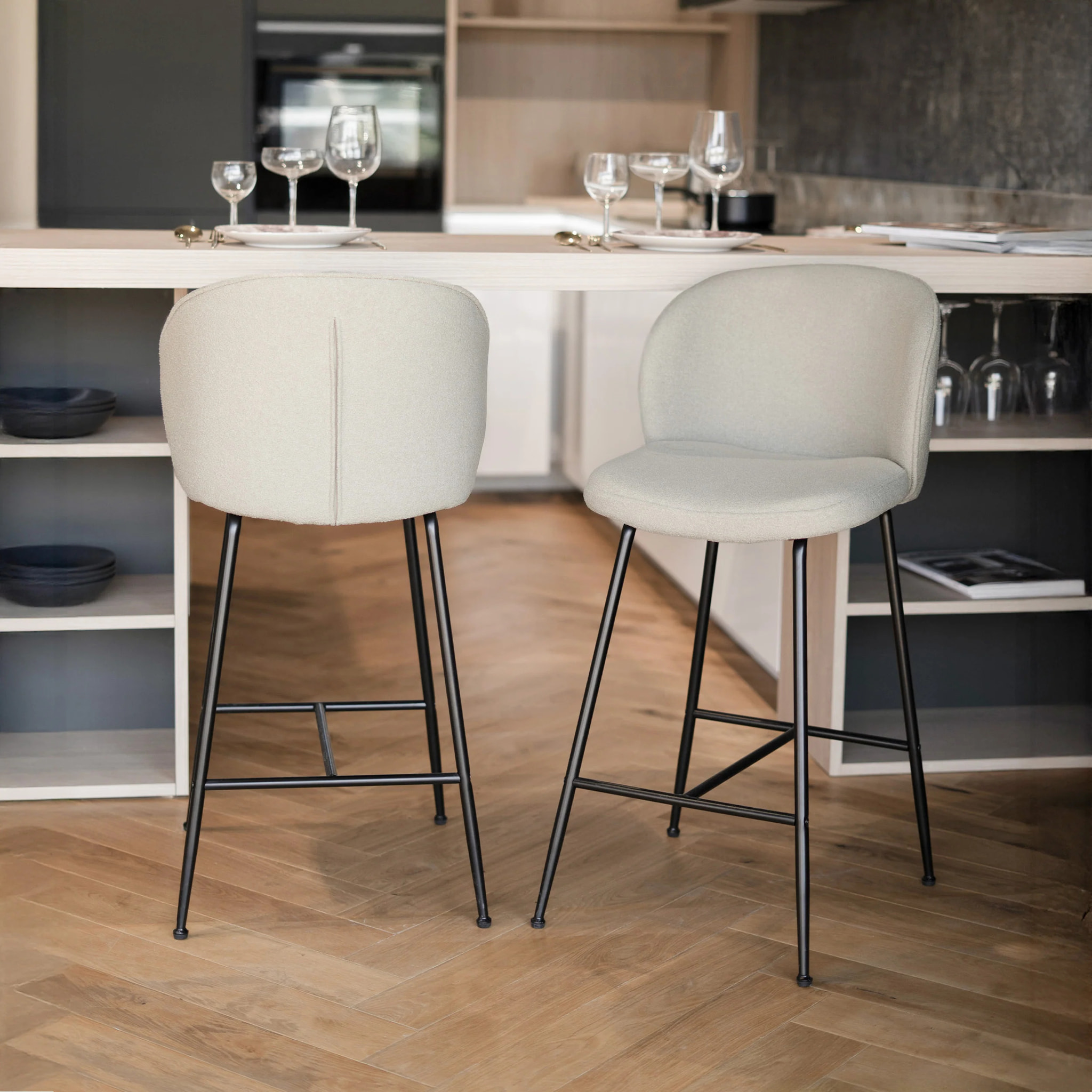 Lot de 2 chaises pour îlot central 66 cm en tissu bouclé beige - Groom