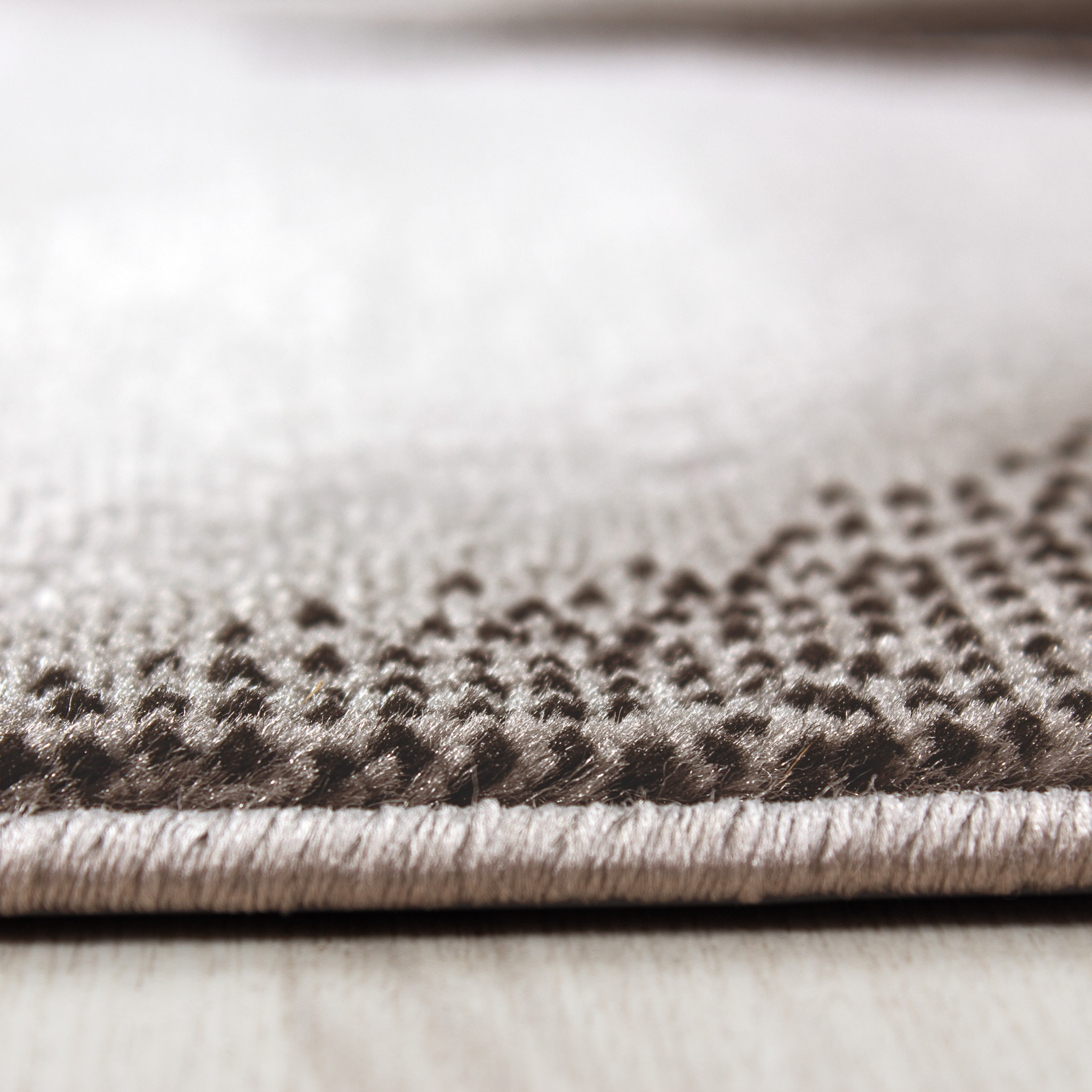 PLUS - Tapis à poils courts design marron - PLU8008MAR