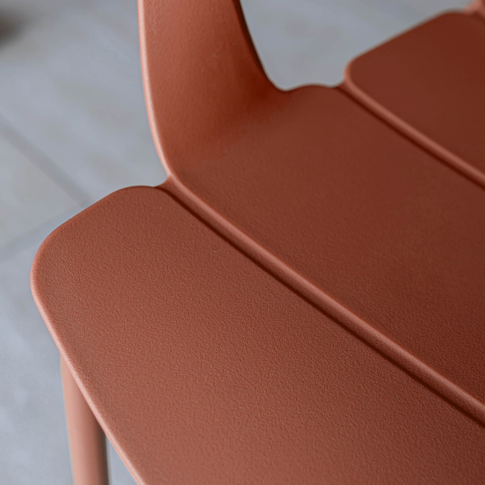 Ensemble de jardin table en bois d'acacia et 8 fauteuils brique MONTAUK