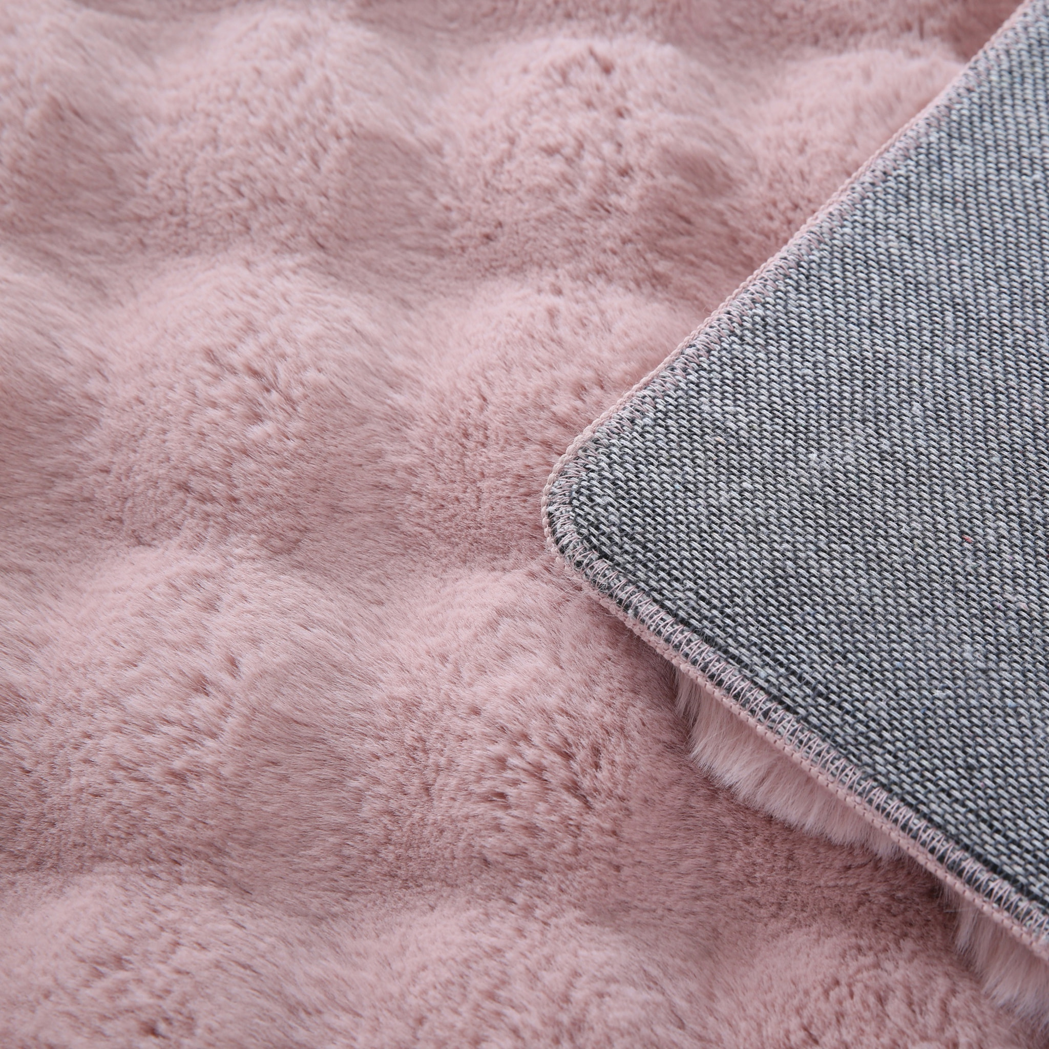 LAPONIE - Tapis uni doux en relief Rose