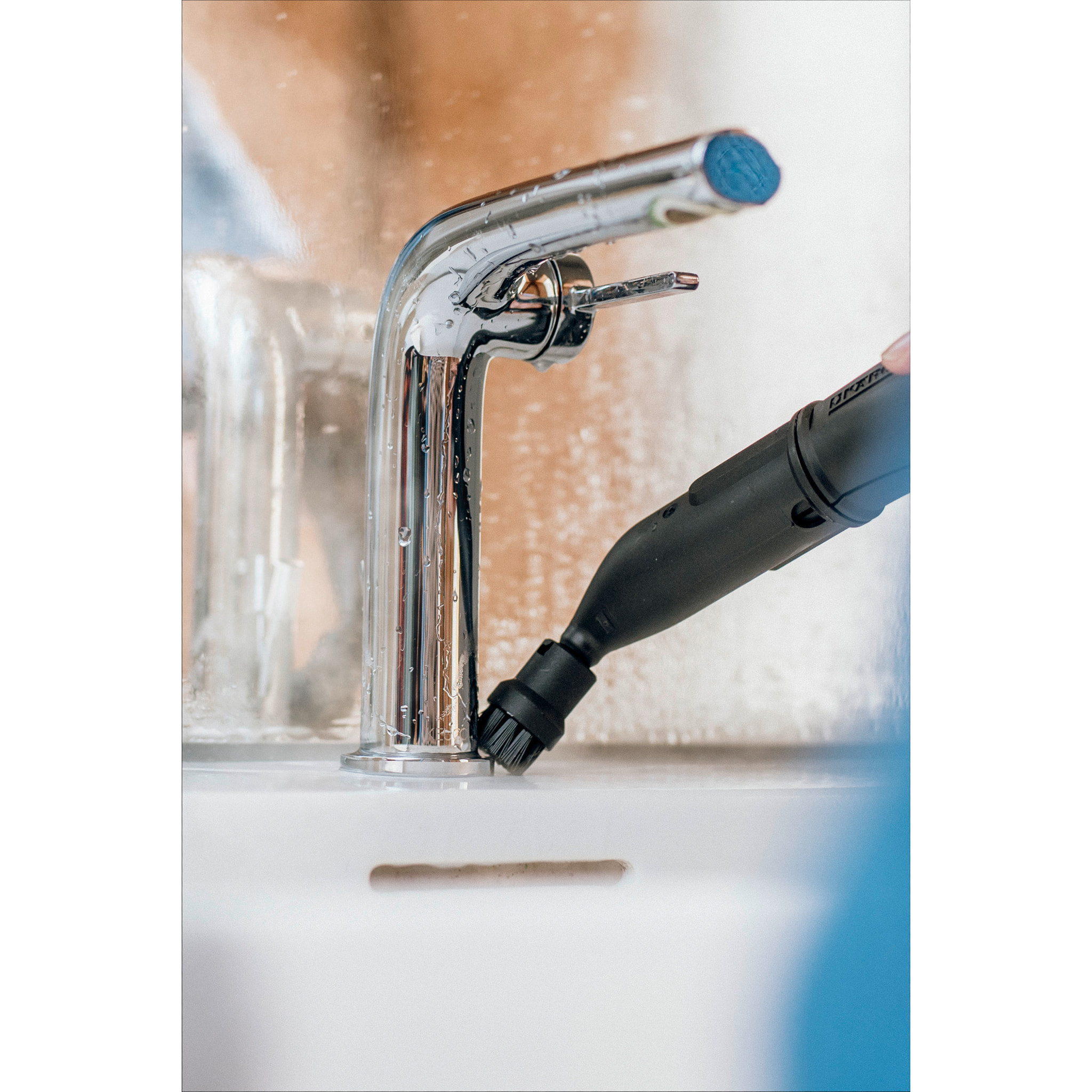 Nettoyeur vapeur avec fer à repasser Karcher SC 4 EasyFix Iron - Pression 3.5 bar- Débit vapeur 40 g/min- Fer à repasser inclus