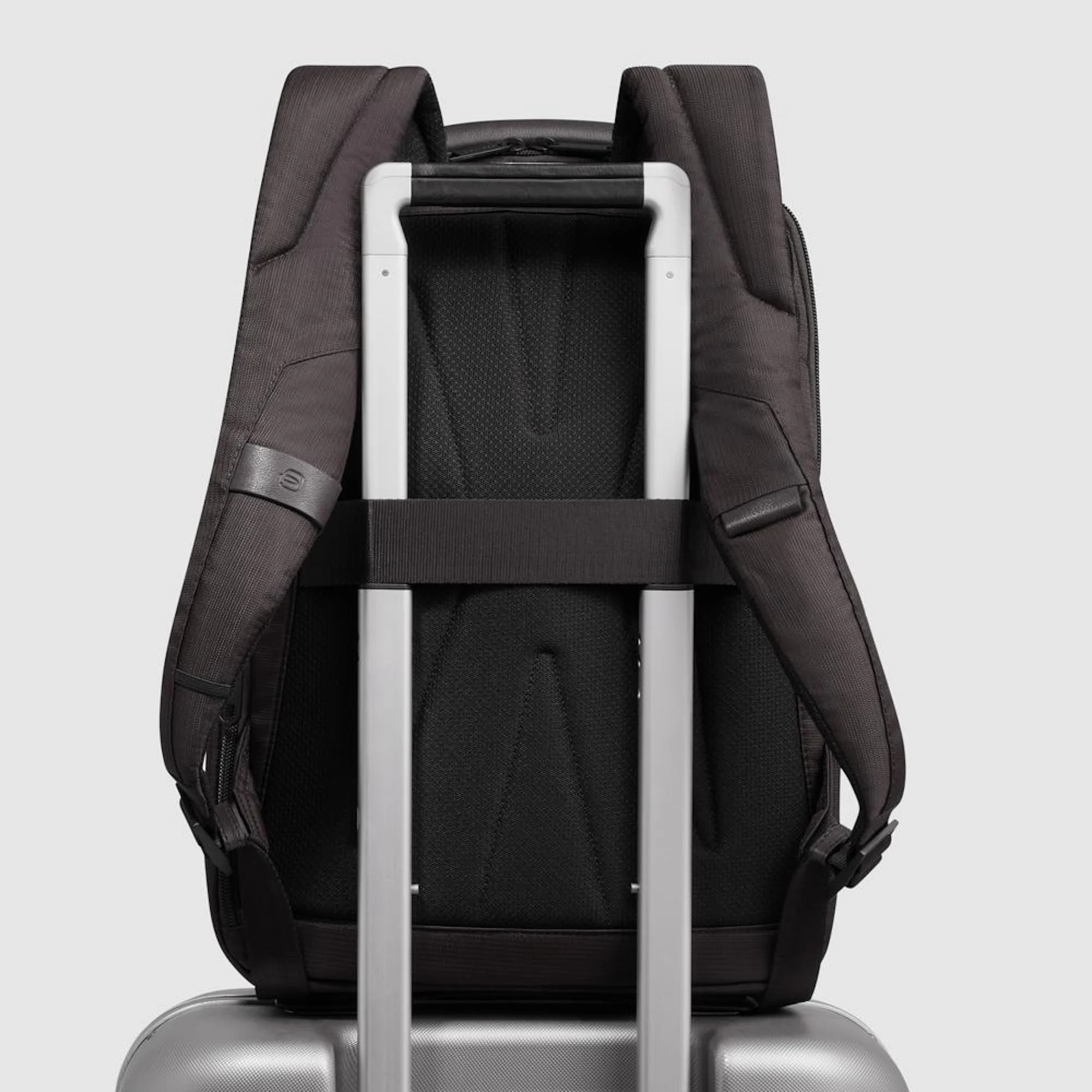 Piquadro Zaino da viaggio porta pc e iPad® con protezioni antiurto e RFID