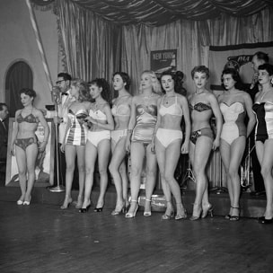 Affiche photo ancienne  Miss Univers 1952 Affiche sous cadre bois
