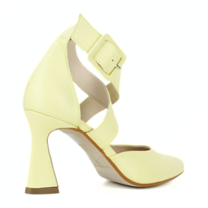 Sandalias con tiras cruzadas. Tacón 7 cm