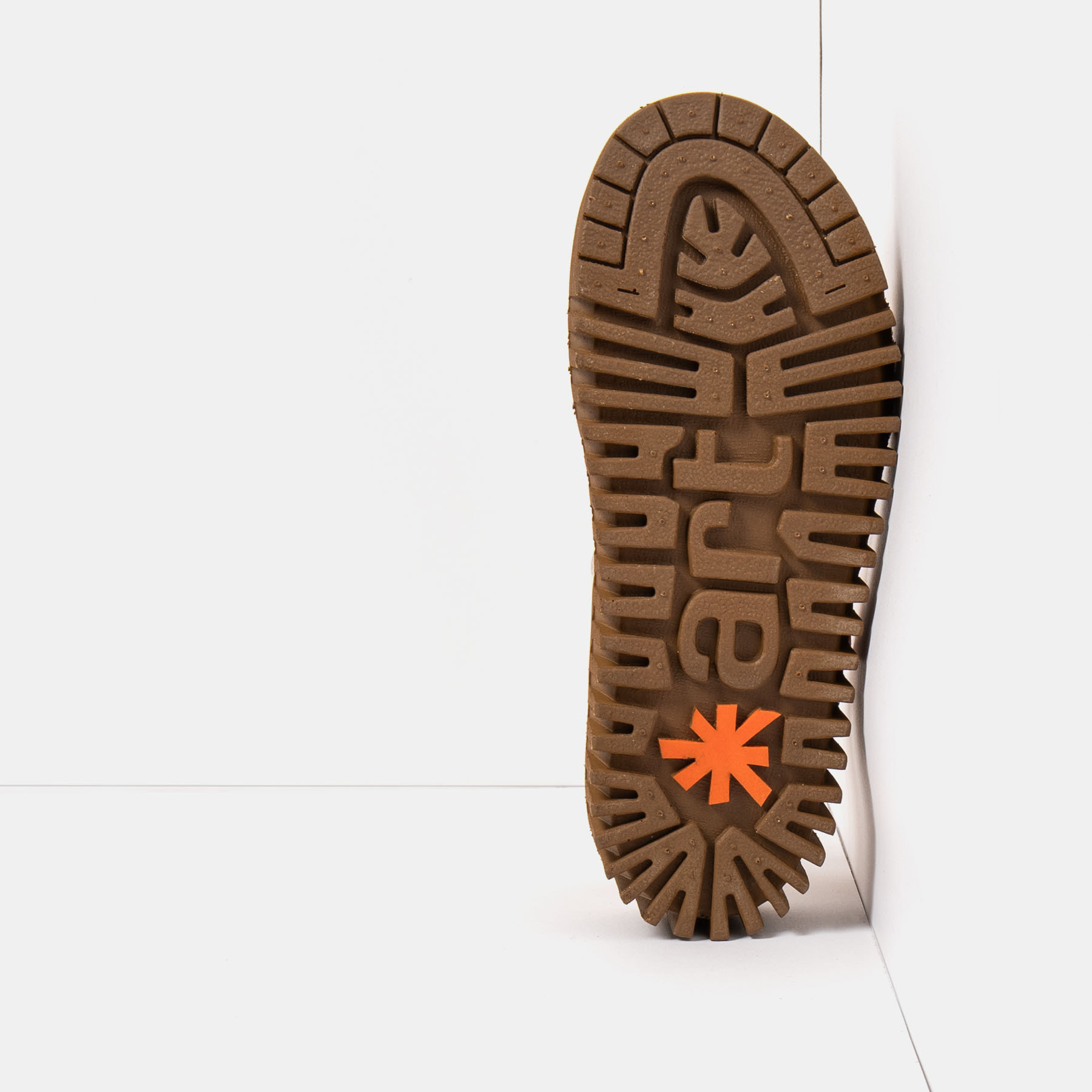 Sandalia de cuña 1575 NOBUCK CREAM-CARAMELO/BRIGHTON color Cream-caramelo