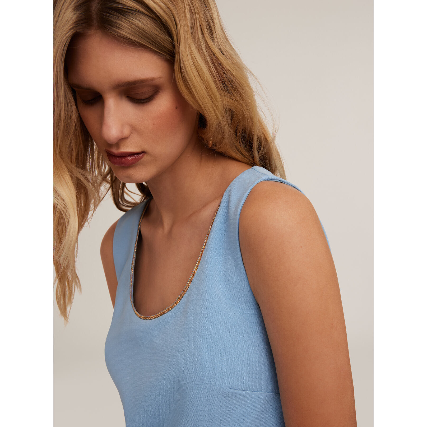 Motivi - Vestido de tubo con detalle de cadena metálica - Light - blue