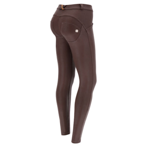 Pantaloni push up WR.UP® vita regular similpelle semi lucida