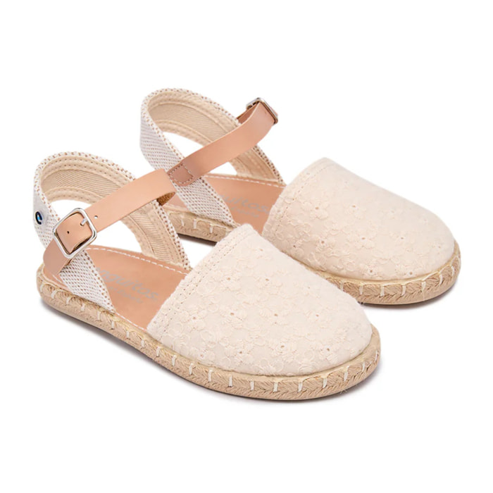 Alpargatas de Niña con Diseño de Flores en Beige