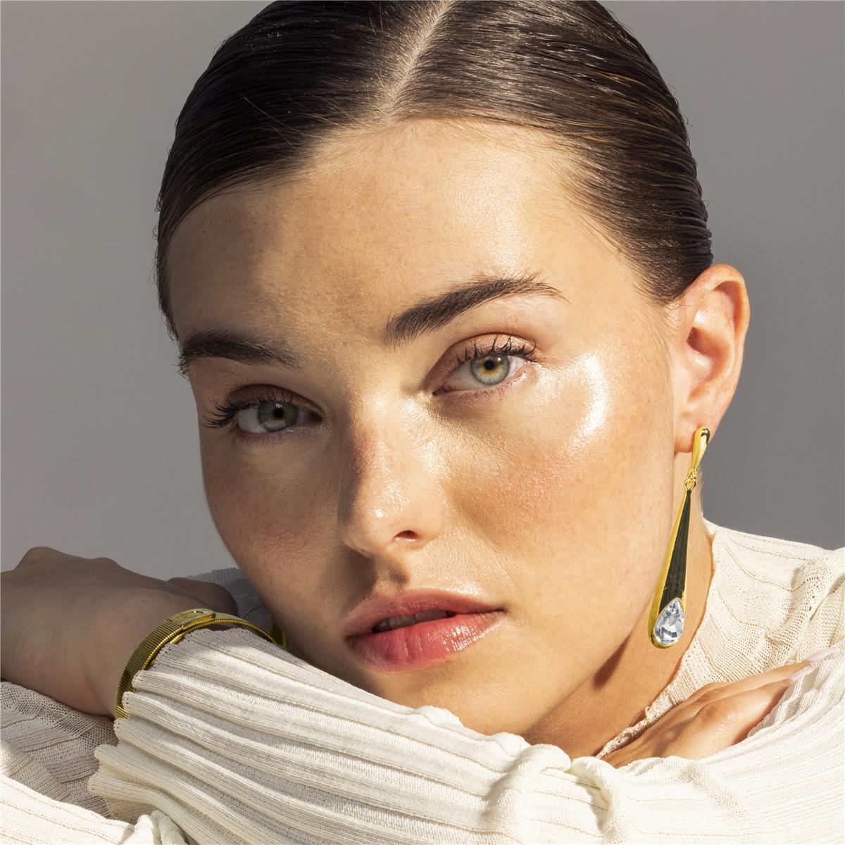 Pendientes Lux by Lux acabadoss en oro amarillo 18k