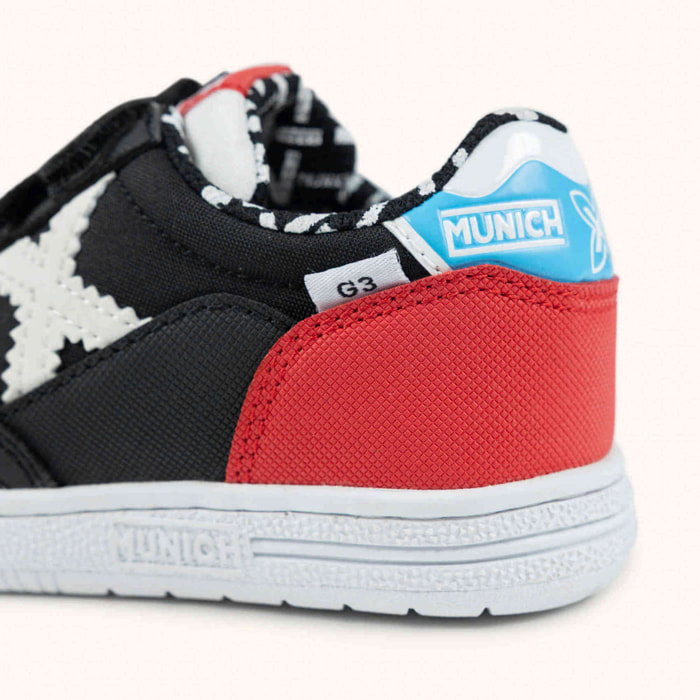 MUNICH G-3 KID VCO 458 Zapatillas Infantiles de Fútbol Sala Negras con Talón Rojo y Triple Velcro