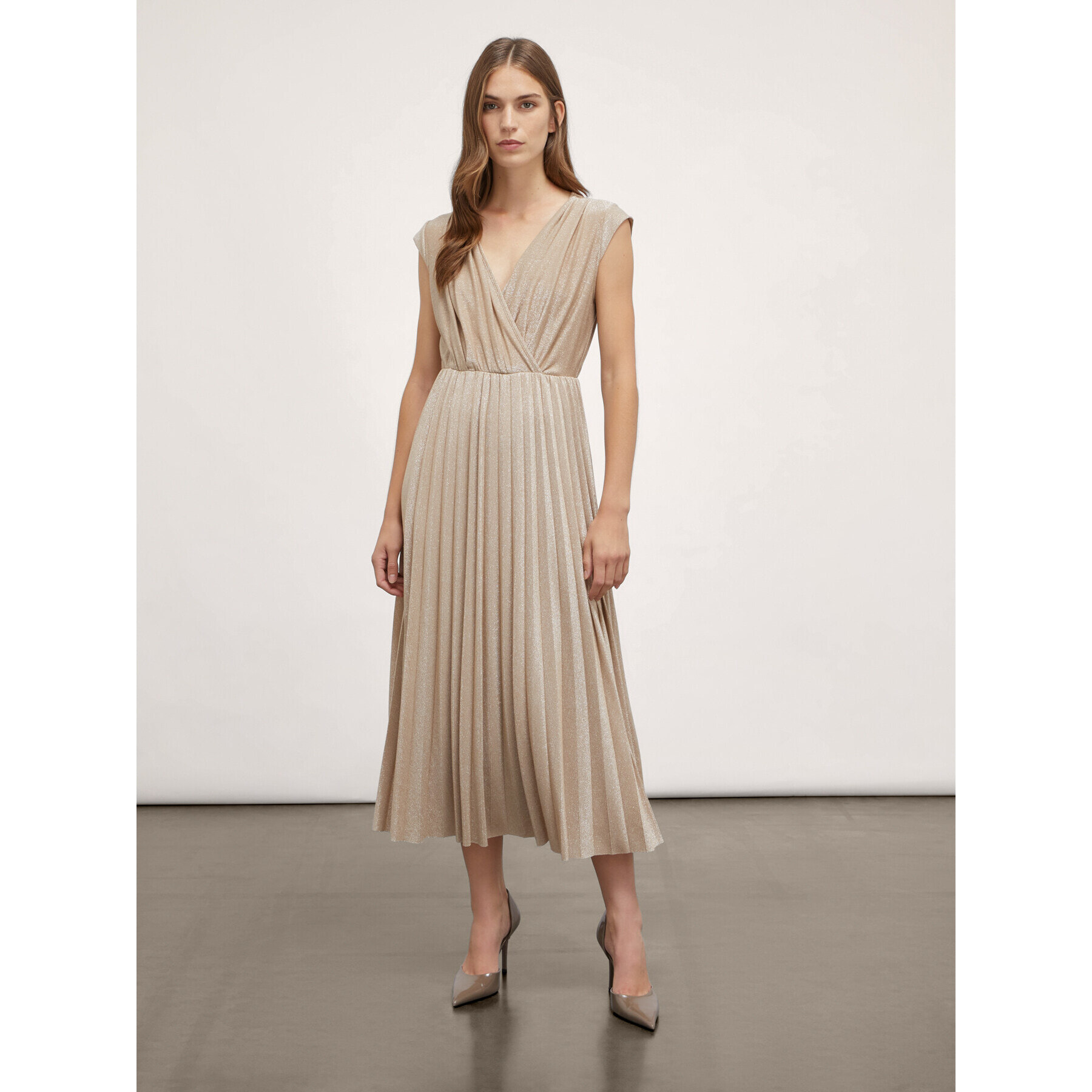 Motivi - Vestido midi de lúrex con falda plisada - Oro