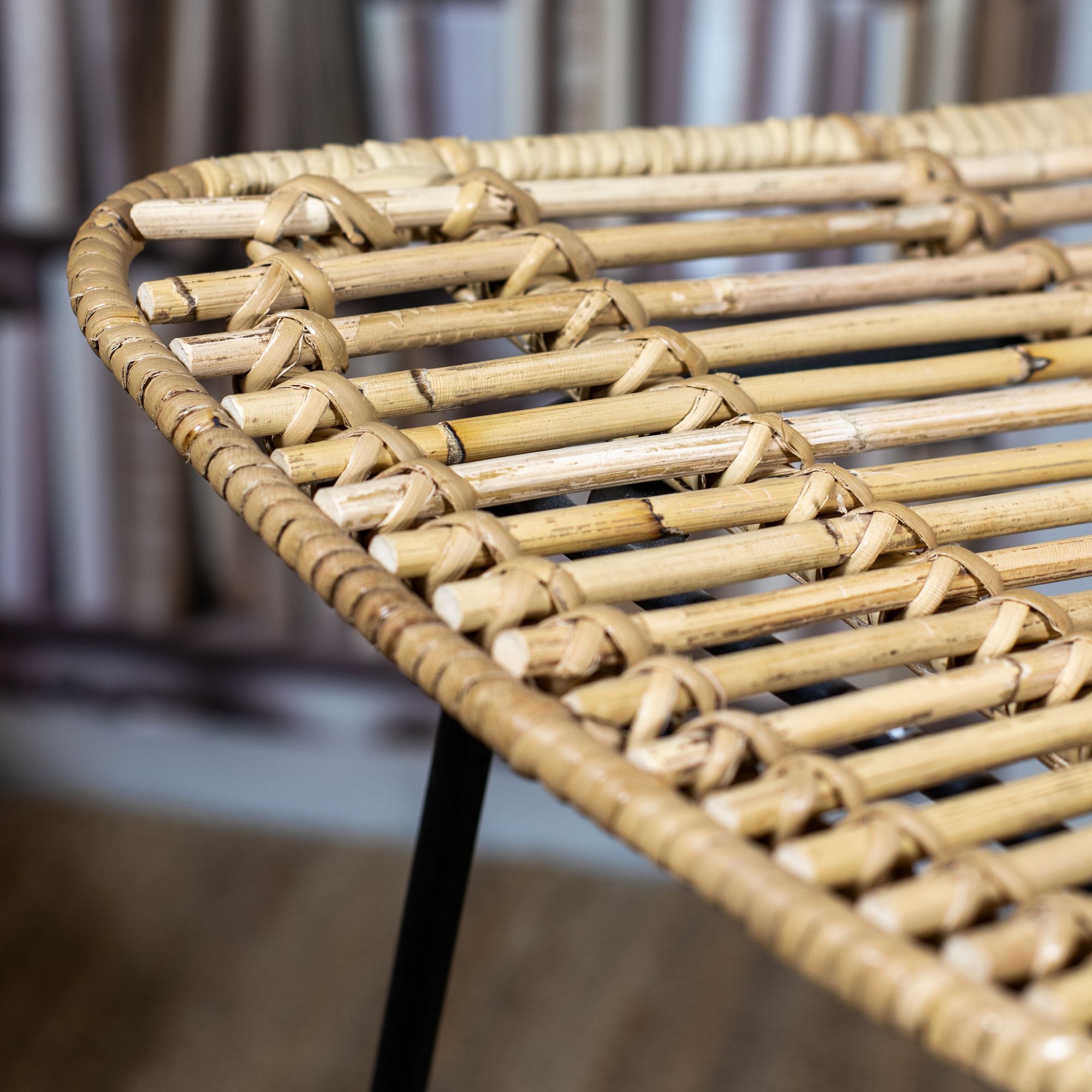 Lot de 2 chaises de bar en rotin et pieds en métal noir KAIKURA