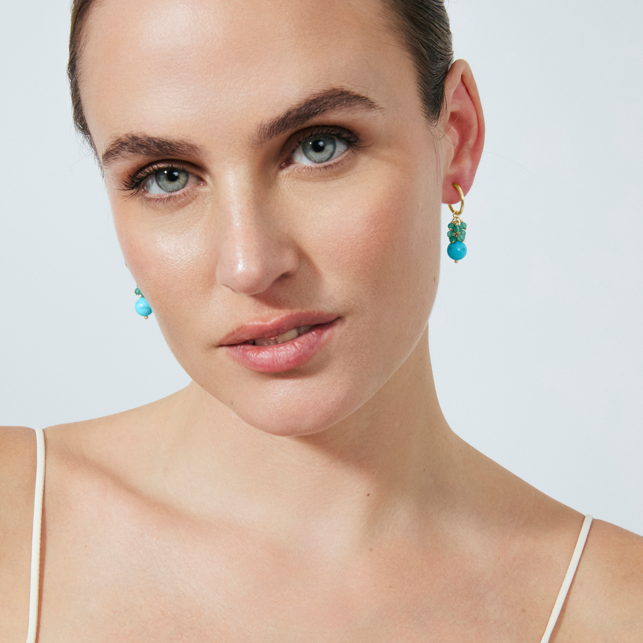 Pendientes Kangel acabado oro amarillo 18k
