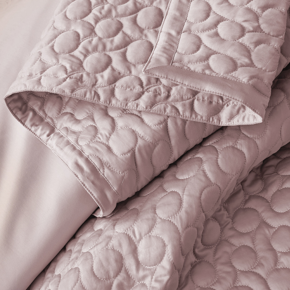 Couvre-lit matelassé uni en satin de coton bio, POESIE, Rose